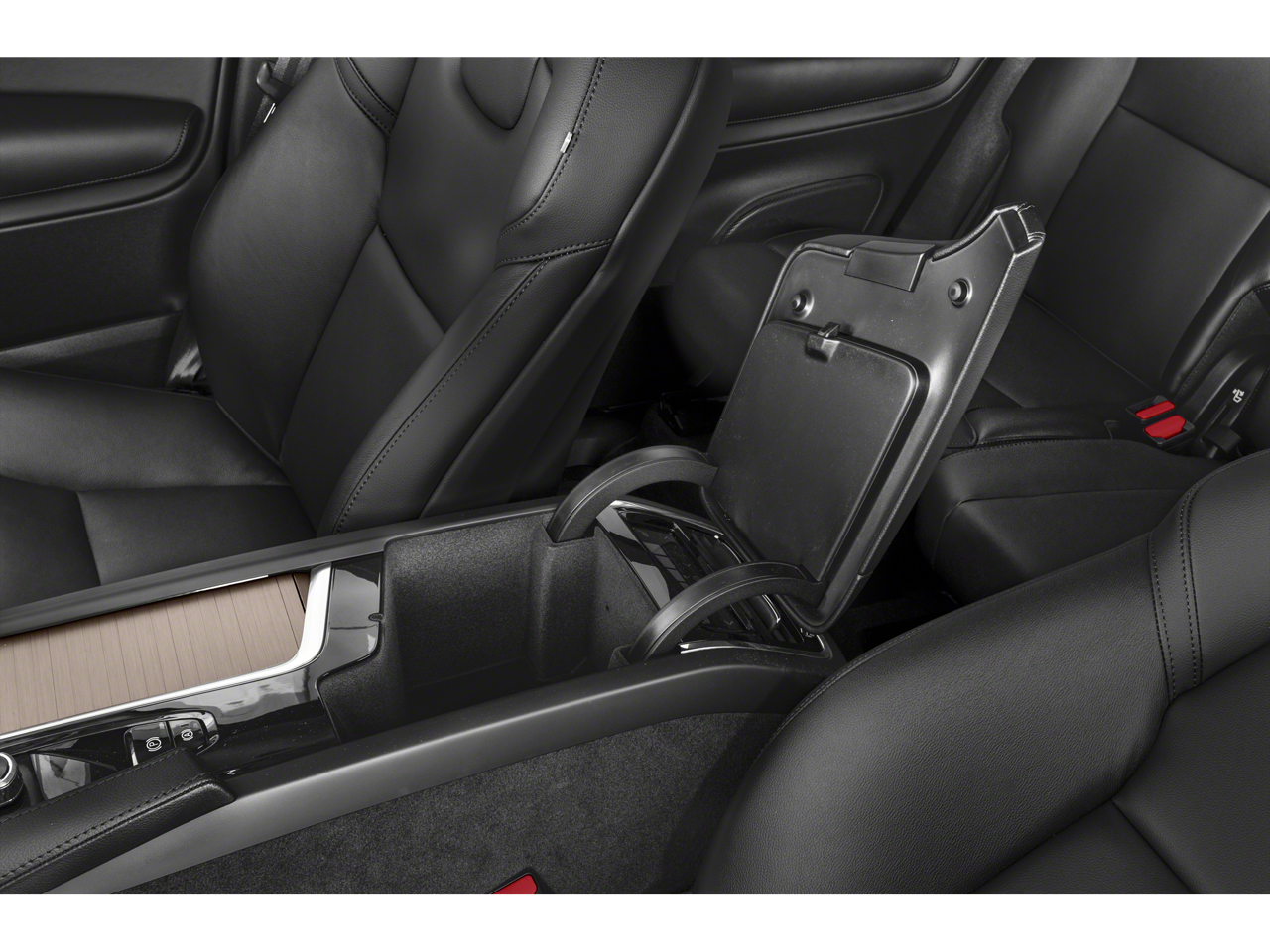 2025 Volvo XC90 B5 Plus