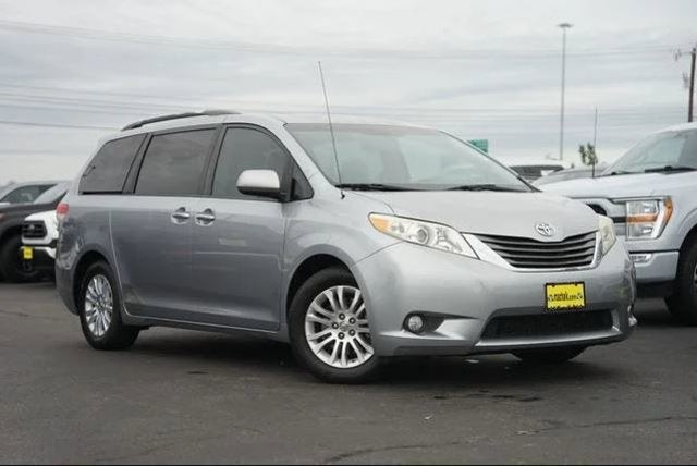 2013 Toyota Sienna XLE
